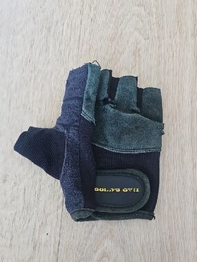 Men's Fingerless Workout Gloves in Black and Dark Green